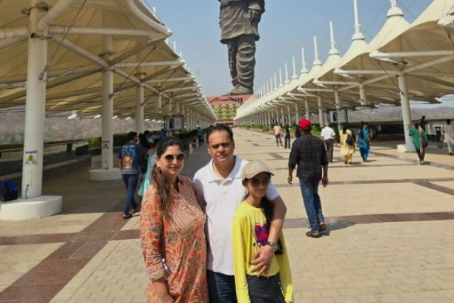 Statue of Unity Deluxe Package