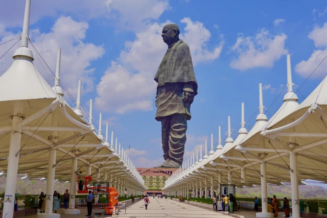 Statue of Unity Deluxe Package