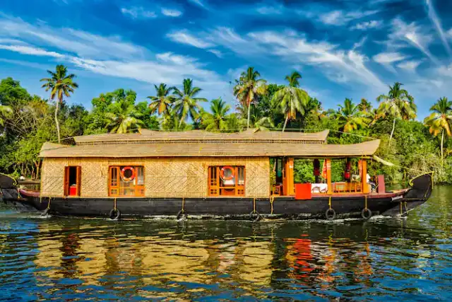 Kerala Houseboat & Jungle Safari Tour Package